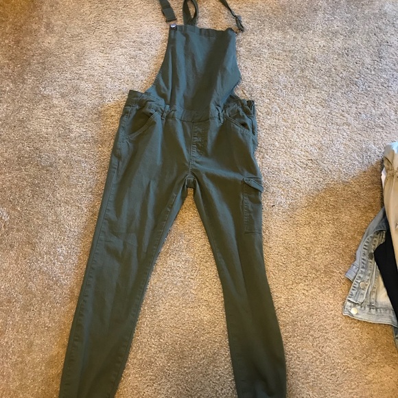 Clothes - Picture 6 of 8